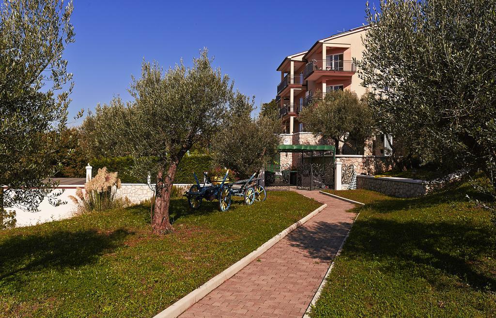 Apartments Villa Venera لابين المظهر الخارجي الصورة